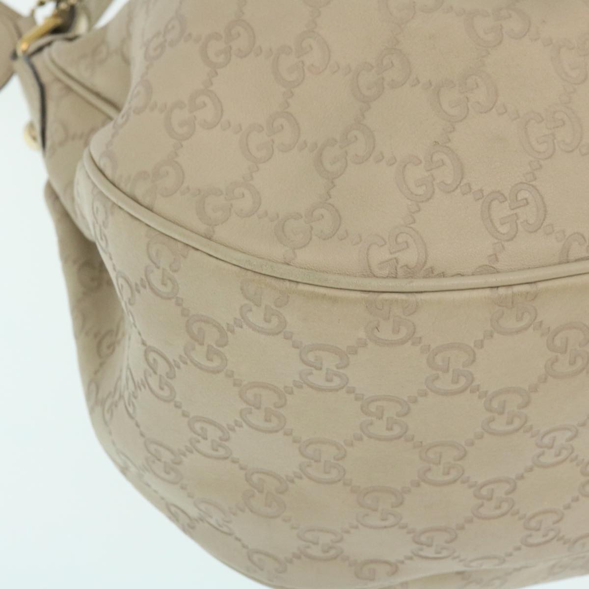 GUCCI Guccissima Shoulder Bag Leather White yk4024