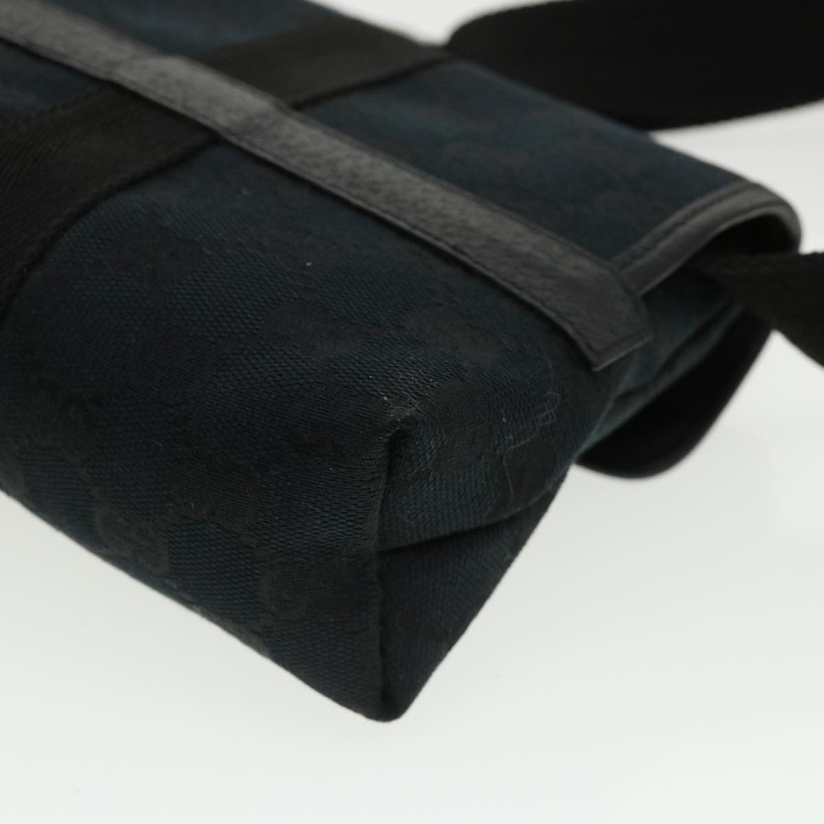 GUCCI GG Canvas Waist Bag Black yk5537
