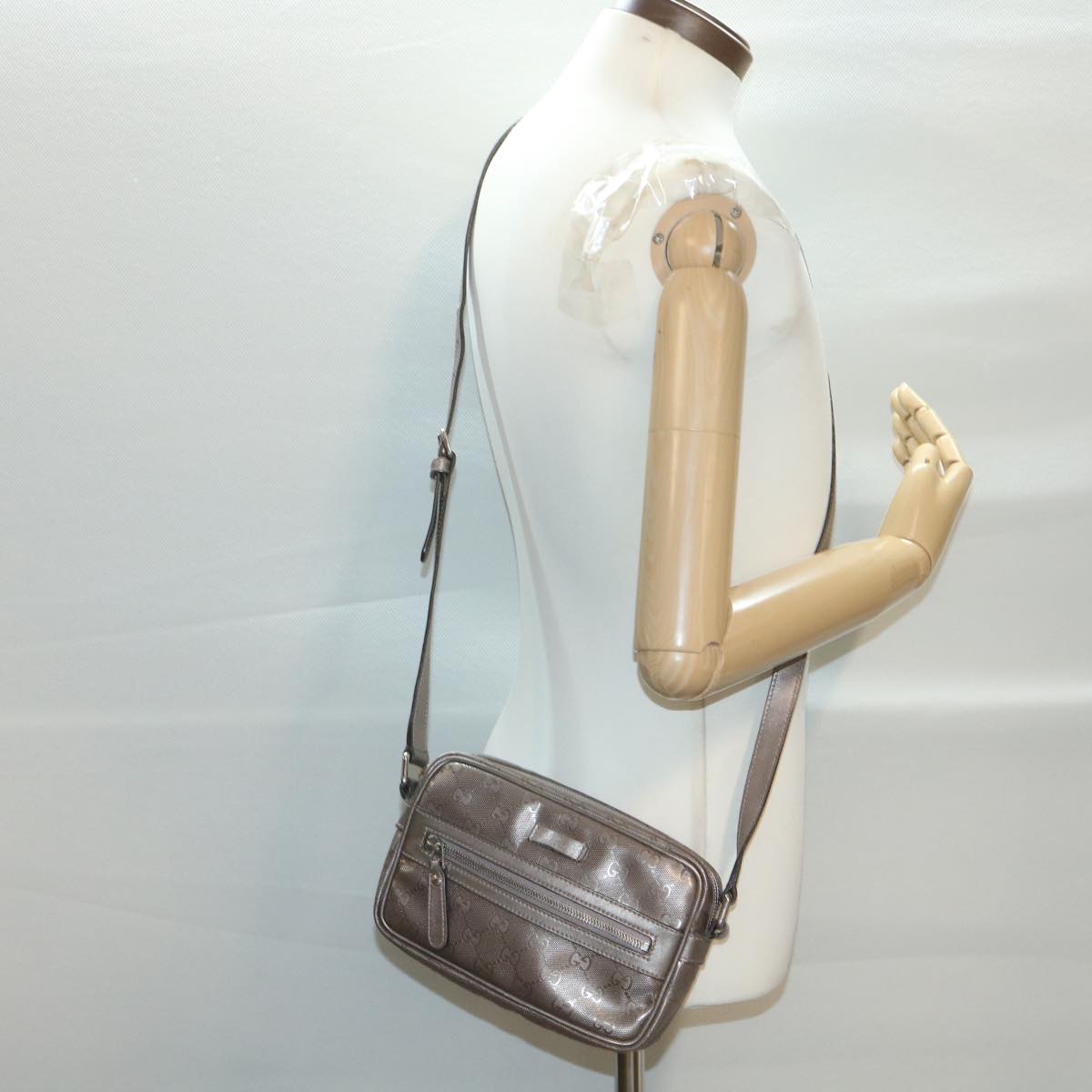 GUCCI GG Canvas Shoulder Bag Brown 201447 yk6269