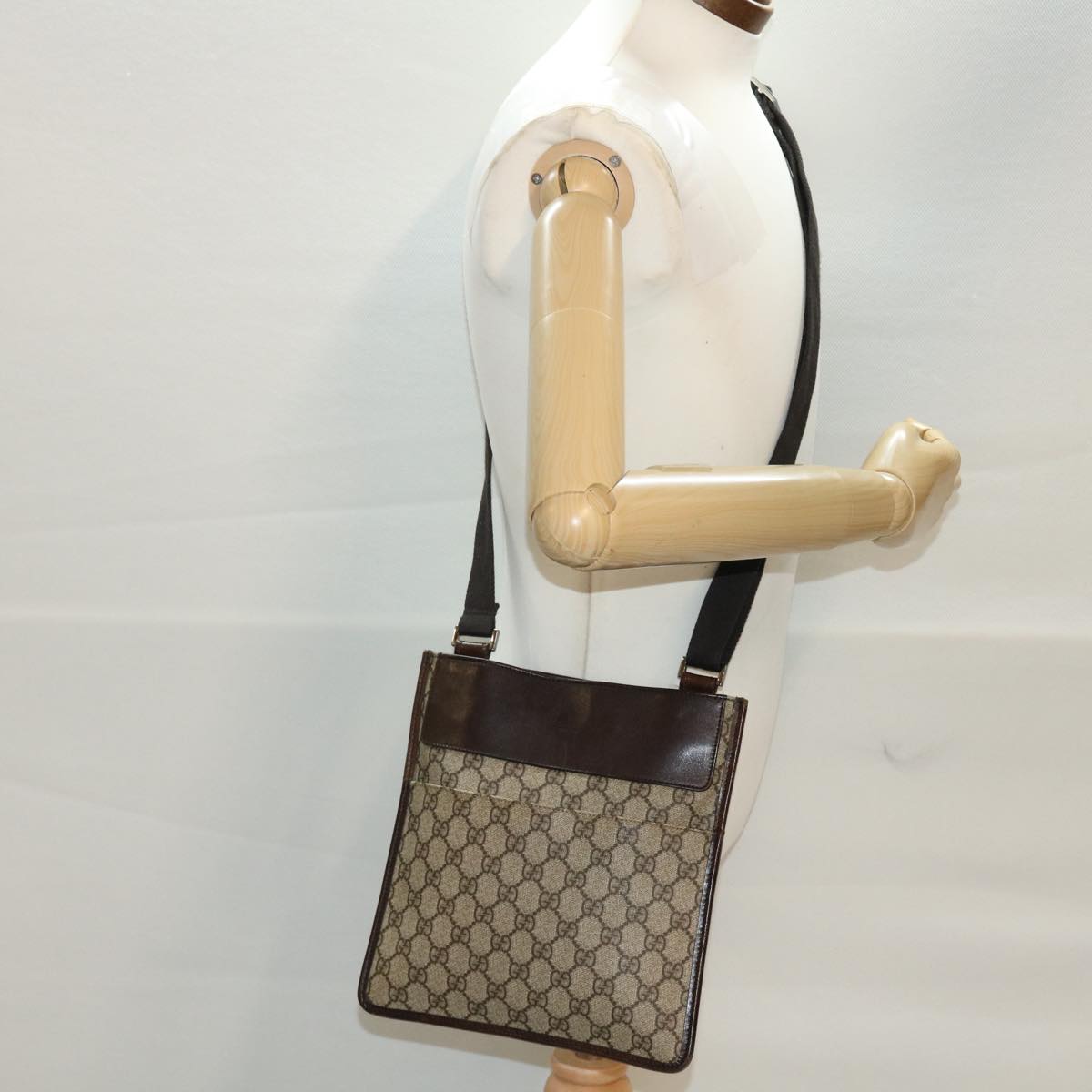 GUCCI GG Canvas Shoulder Bag PVC Leather Beige 27639 yk7163