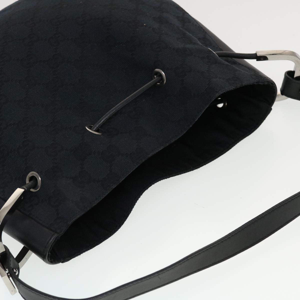 GUCCI GG Canvas Shoulder Bag Black yk7193
