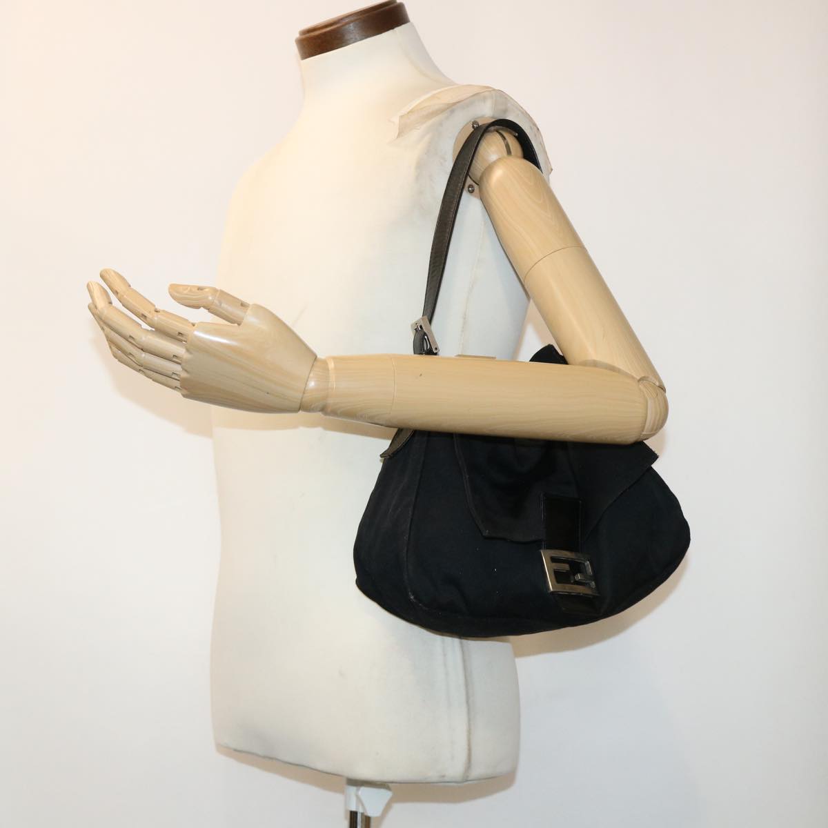 FENDI Mamma Baguette Shoulder Bag Nylon Leather Black yk7563B
