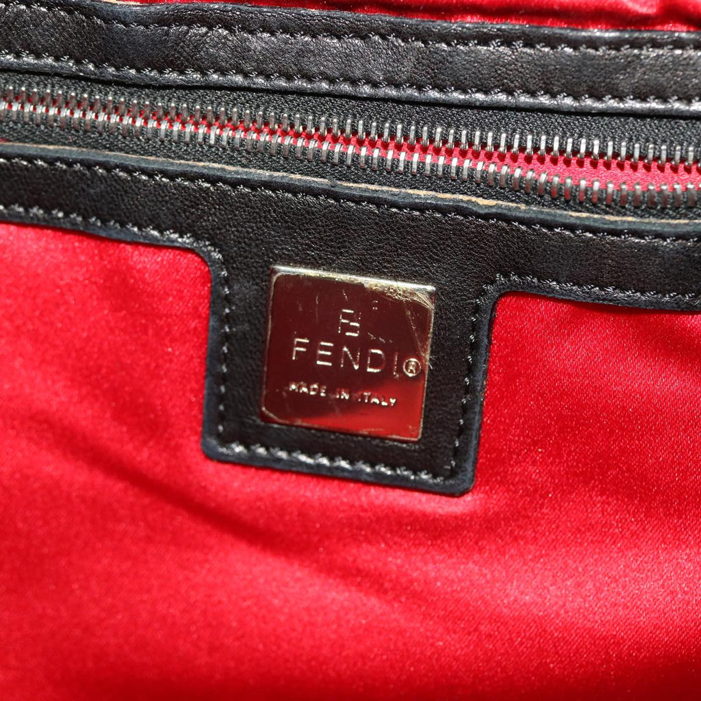 FENDI Mamma Baguette Shoulder Bag Leather Black yk8047