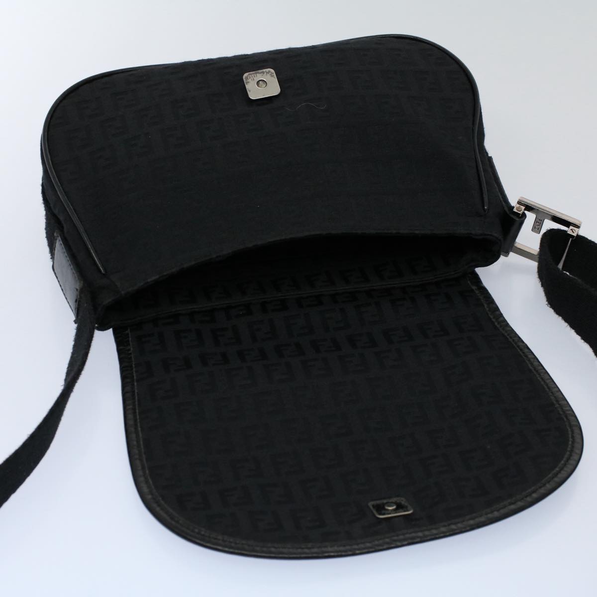FENDI Zucchino Canvas Shoulder Bag Black yk8645