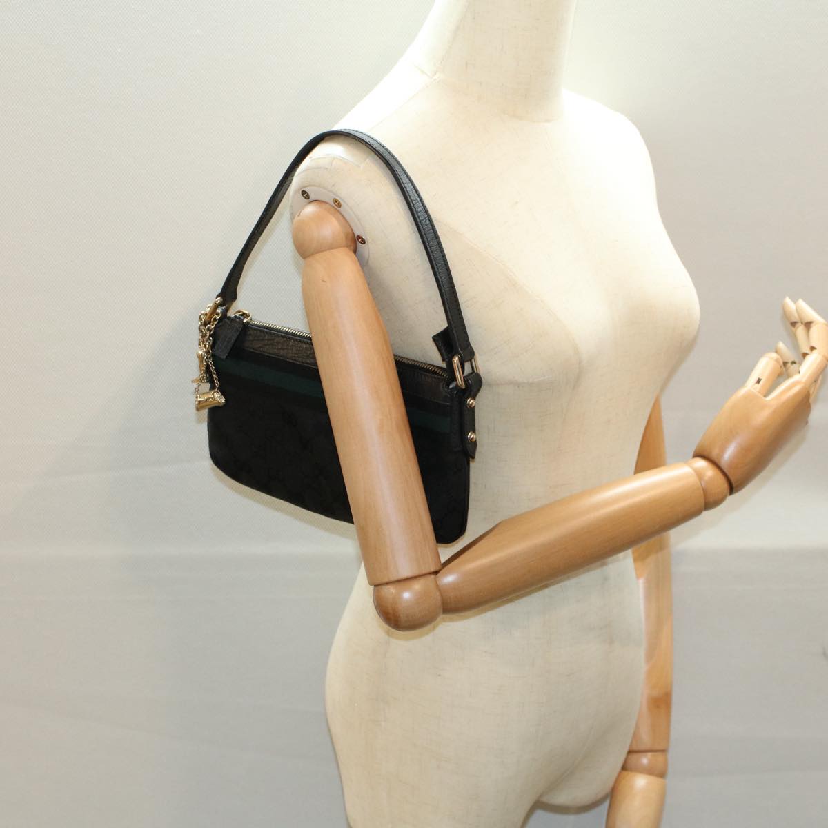GUCCI GG Canvas Sherry Line Hand Bag Black Green 145970 yk8903