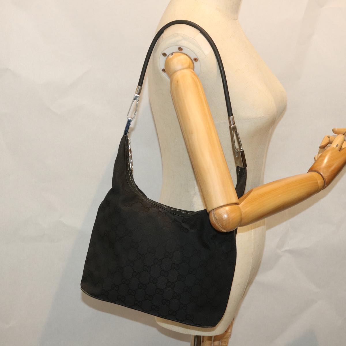 GUCCI GG Canvas Shoulder Bag Black 001 3814 yk9078