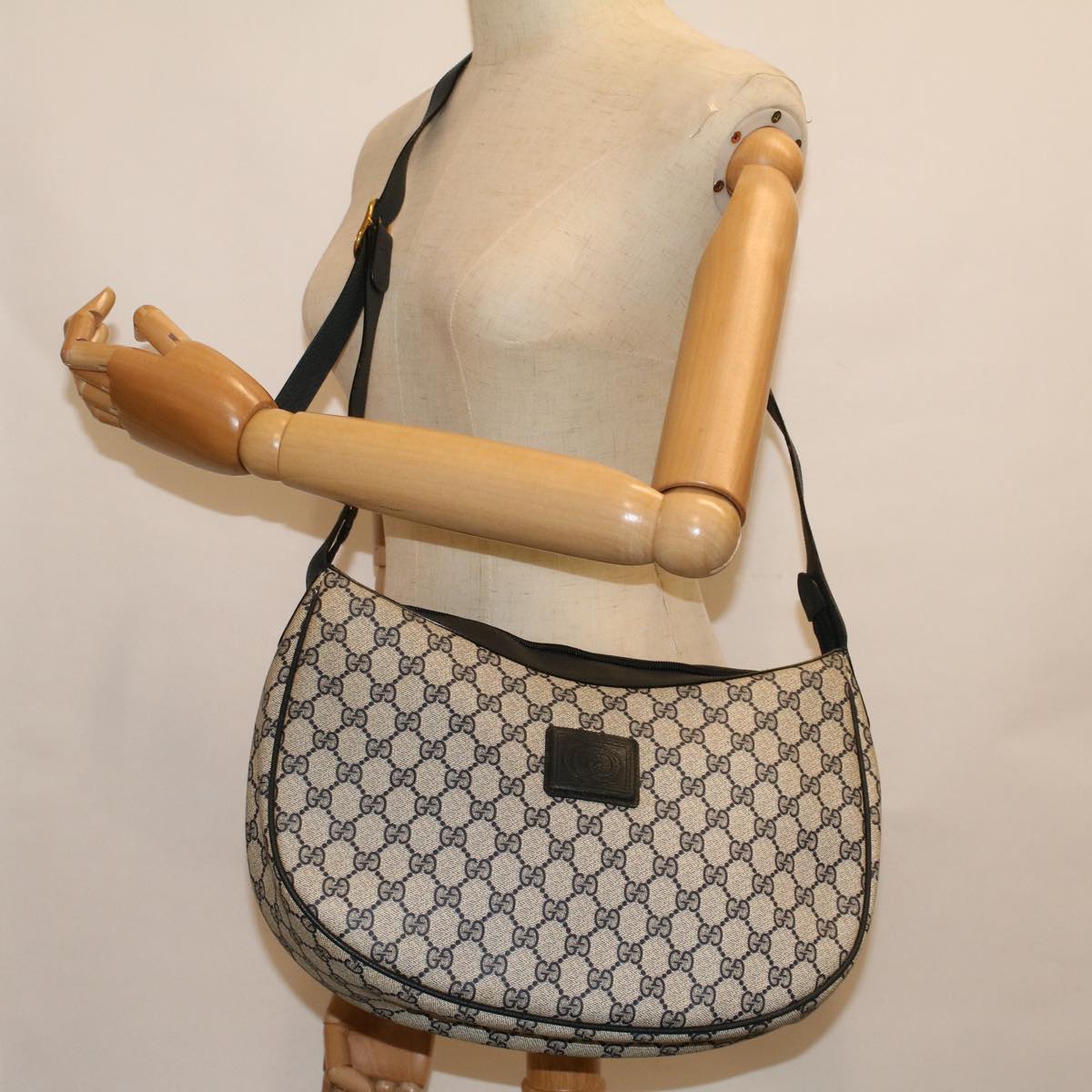 GUCCI GG Canvas Shoulder Bag PVC Leather Navy yk9202
