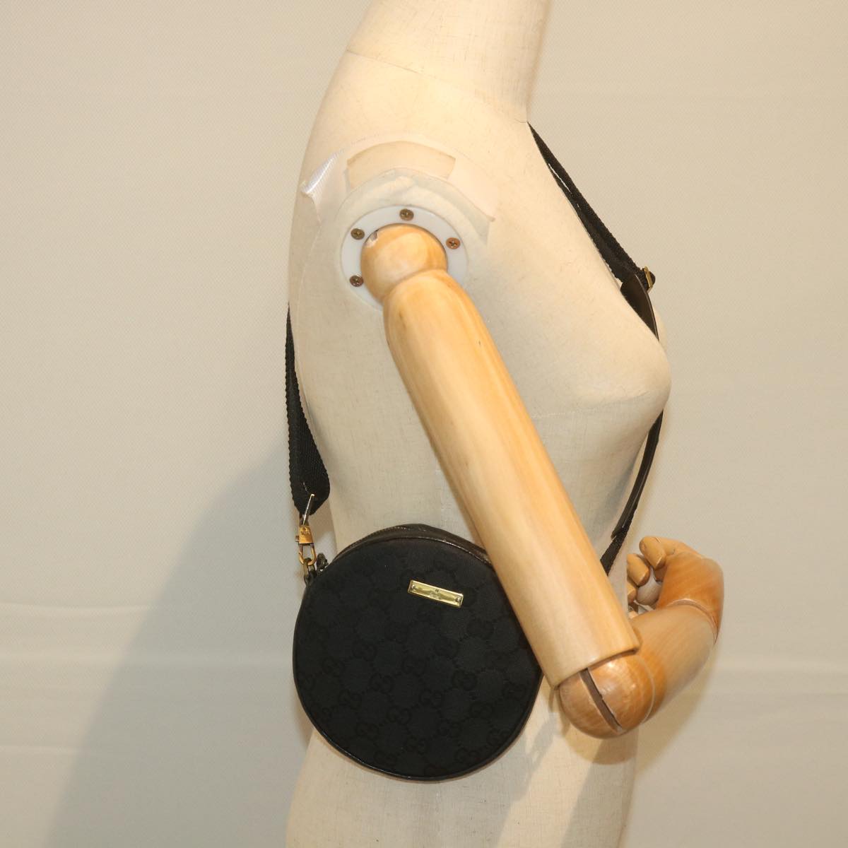 GUCCI GG Canvas Shoulder Bag Black 90700 yk9278