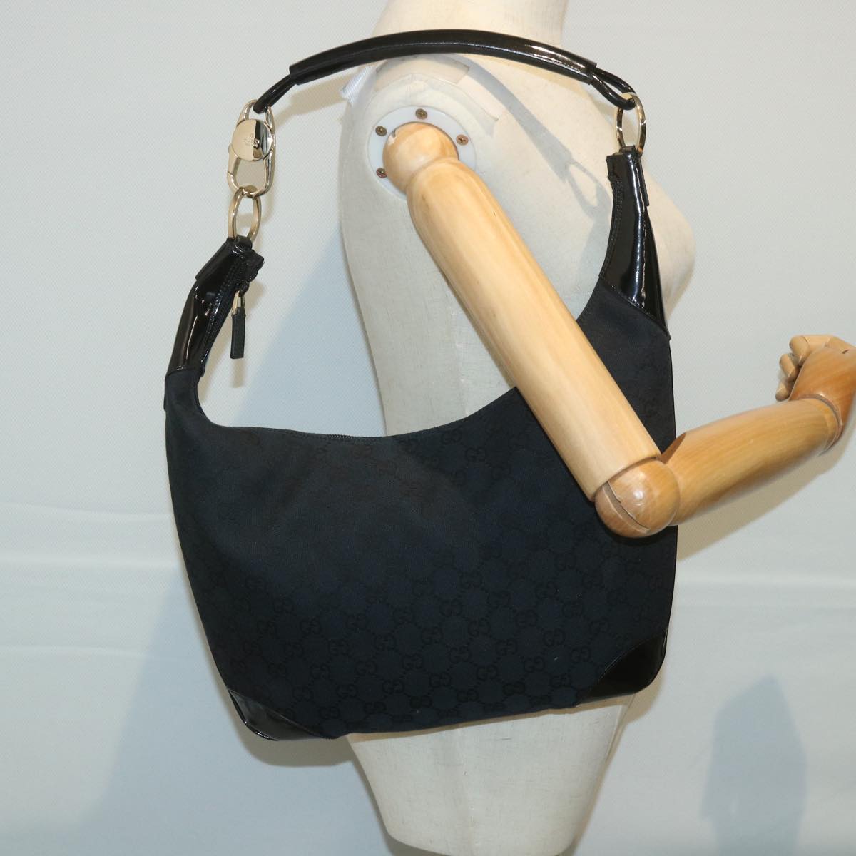 GUCCI GG Canvas Shoulder Bag Black 001 4157 yk9311