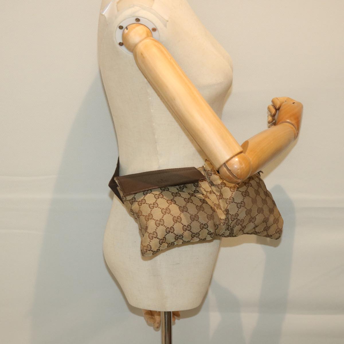 GUCCI GG Canvas Waist bag Beige 28566 yk9384