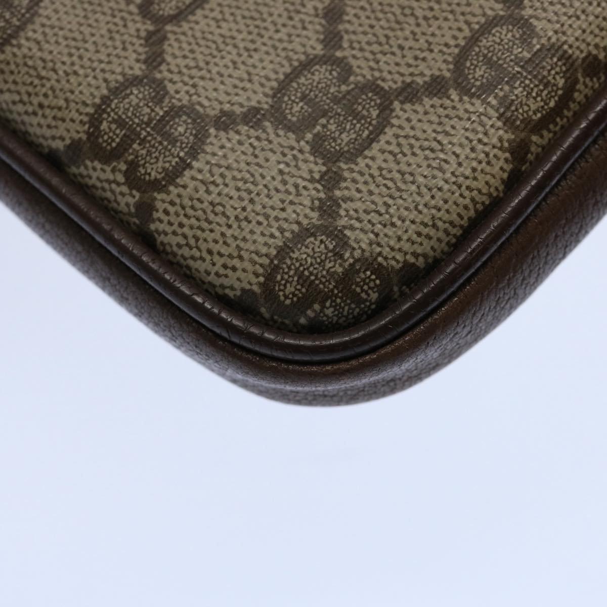 GUCCI GG Supreme Pouch PVC Leather Beige yk9504