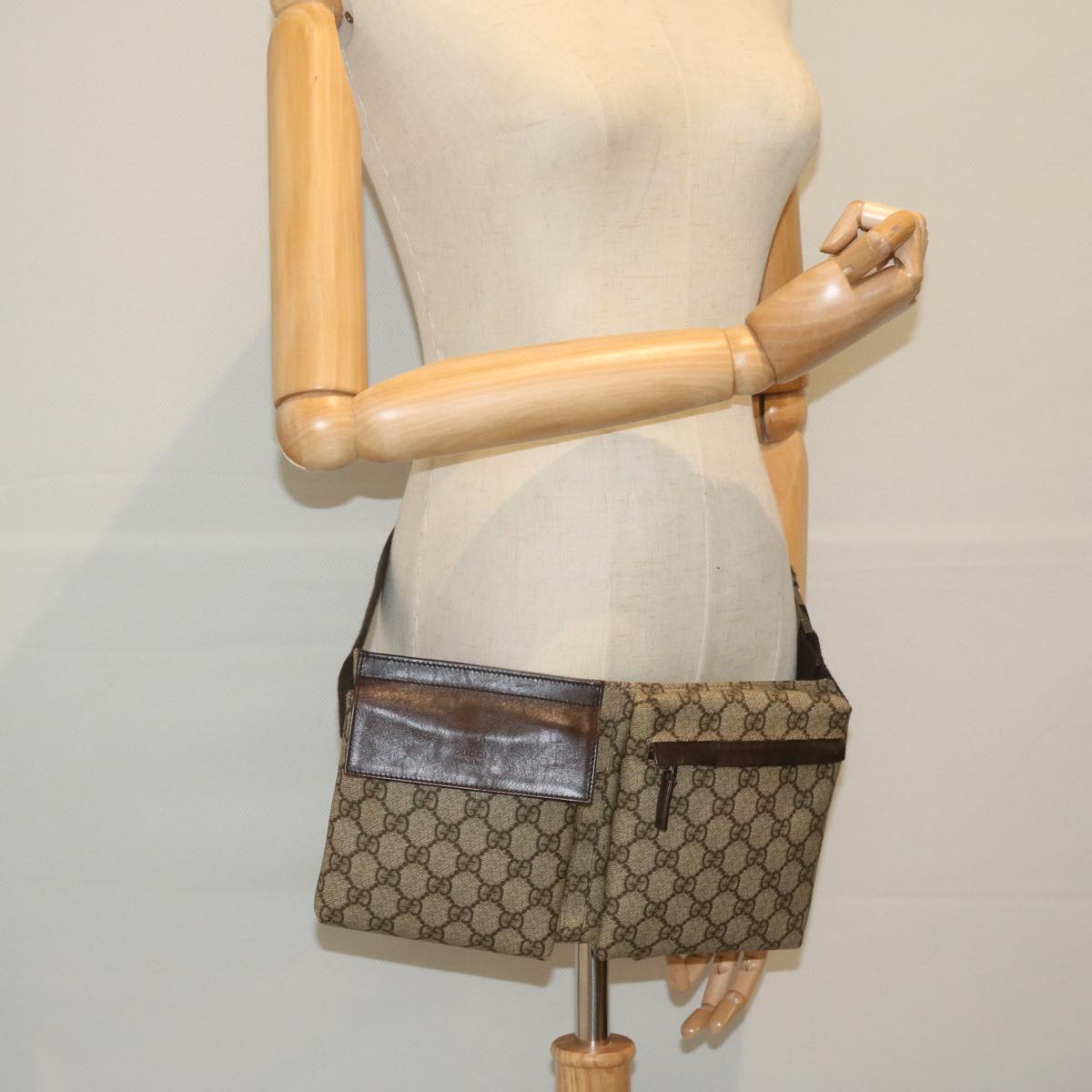 GUCCI GG Supreme Waist bag PVC Leather Beige 28566 yk9547
