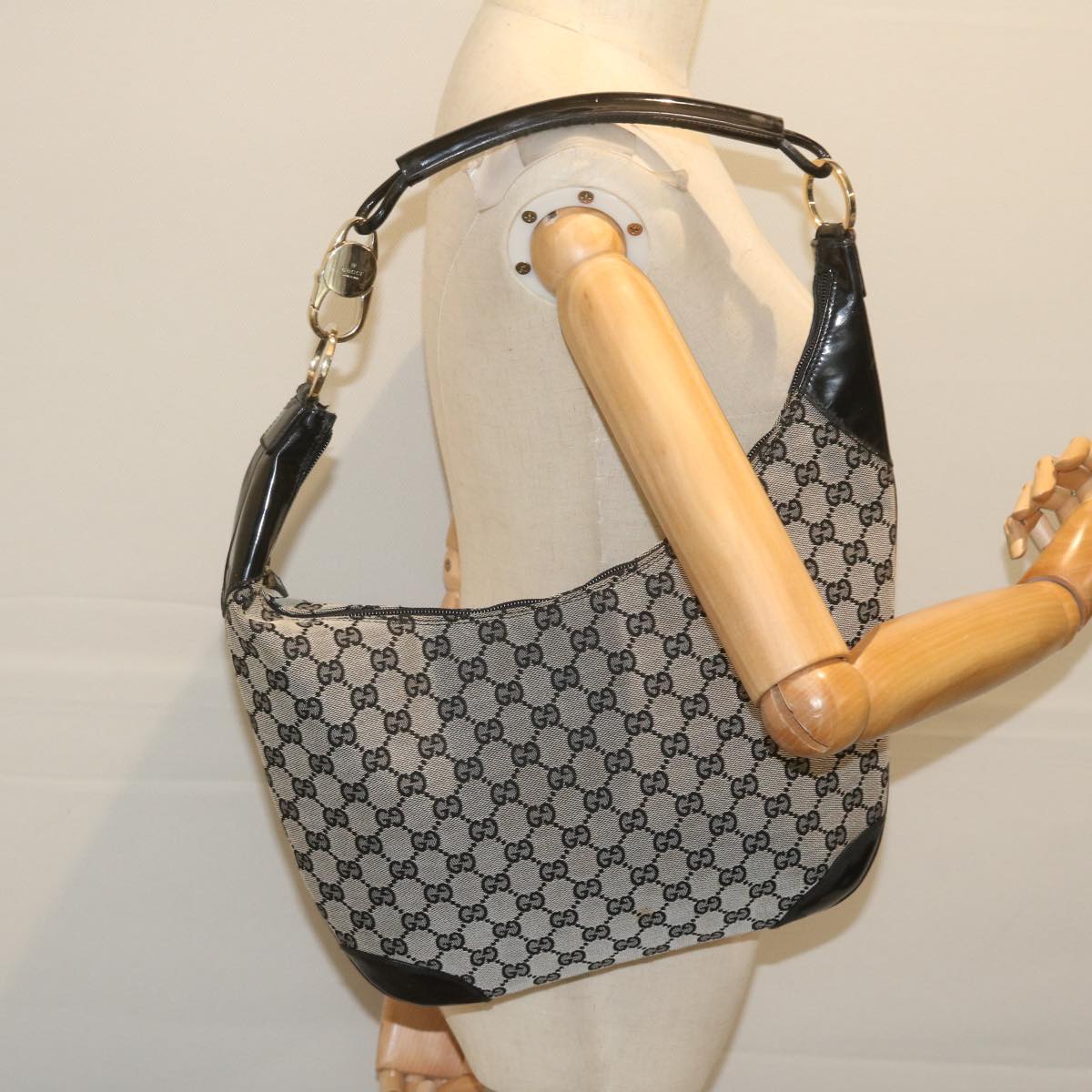 GUCCI GG Canvas Shoulder Bag Gray 001 4157 yk9622