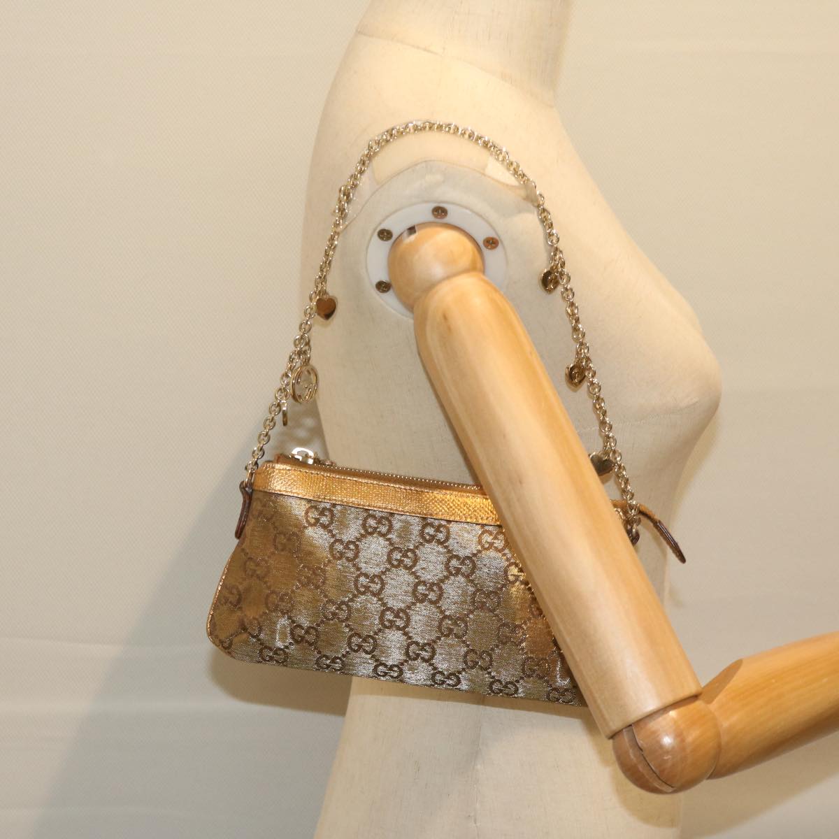 GUCCI GG Canvas Chain Accessory Pouch Gold Tone 153020 yk9893